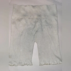 BODY & SOL Cream Tie Dye Ribbed Biker Gym Shorts Size Large Ruffle Hem
